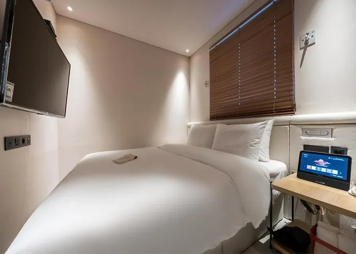 부산 대연동 뮤트호텔 Hotel