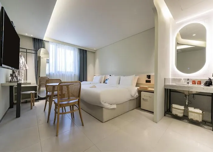 Hotel 부산 대연동 뮤트호텔