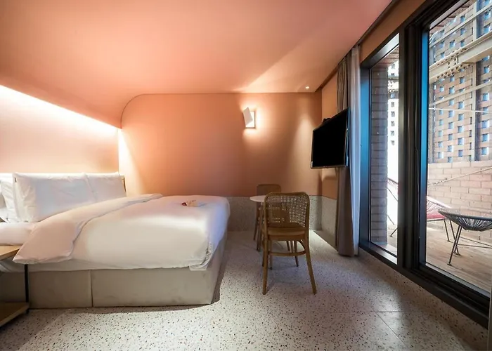 부산 대연동 뮤트호텔 Hotel *