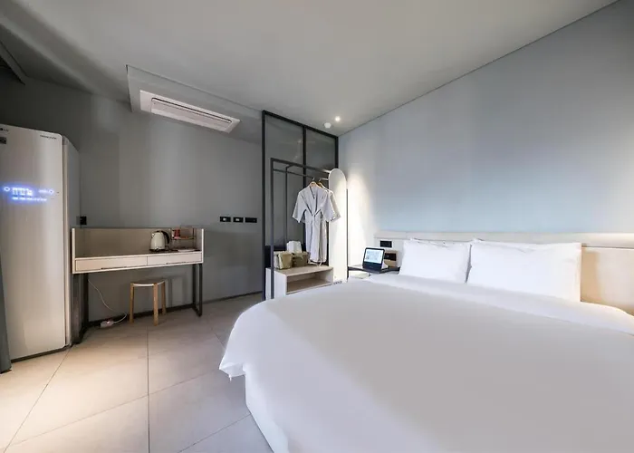 Hotel 부산 대연동 뮤트호텔 *
