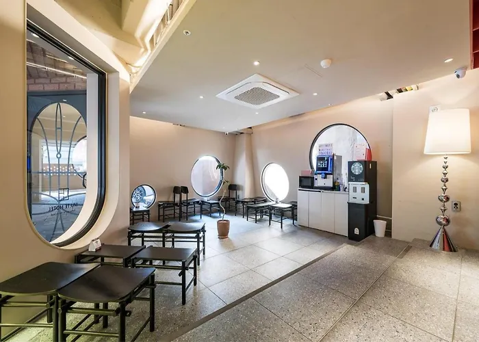 부산 대연동 뮤트호텔 Hotel