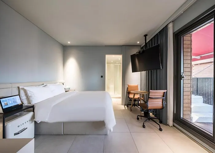 부산 대연동 뮤트호텔 Hotel *