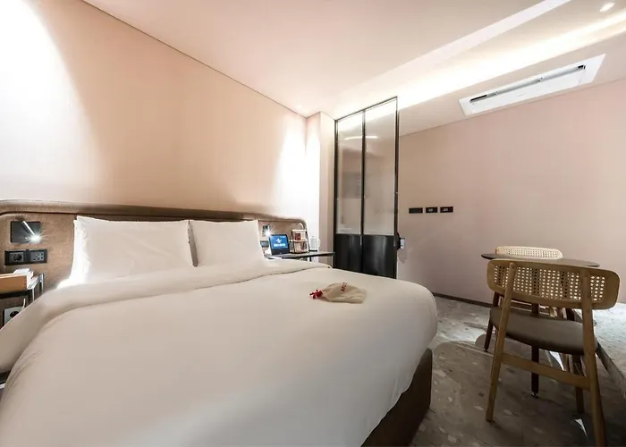 Hotel 부산 대연동 뮤트호텔 *