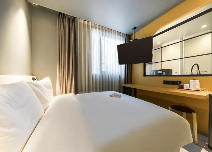 부산 대연동 뮤트호텔 Hotel *
