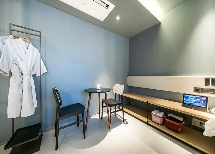부산 대연동 뮤트호텔 Hotel