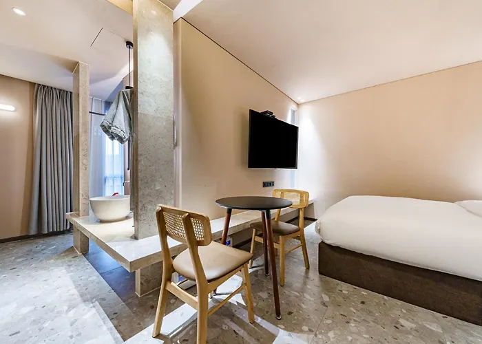 Daeyeon Mute Hotel